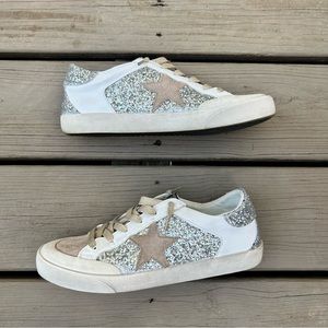 Mi.iM Silver and Gold Glitter Sneakers w/Stars | Size 8